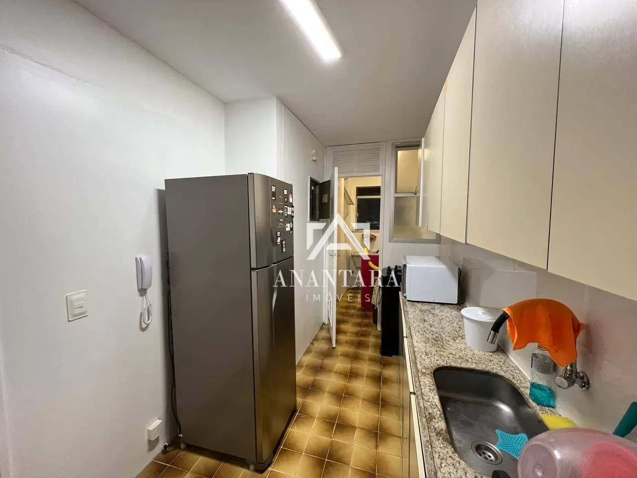 One-bedroom apartment with a washing machine — photo 2