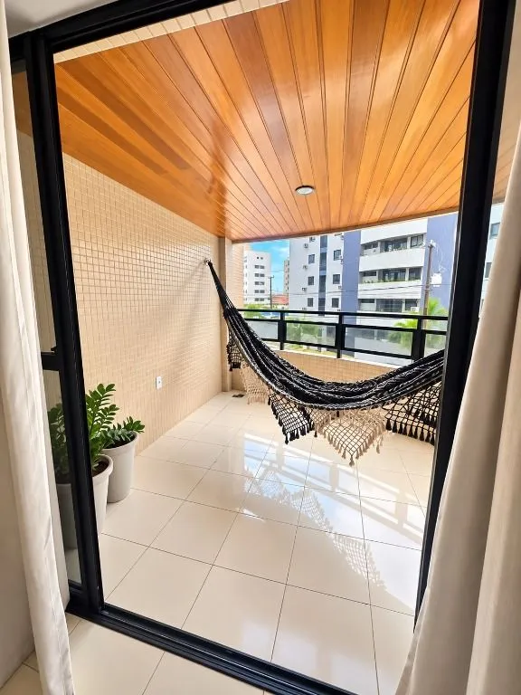 4-bedroom apartment in a building with a pool — photo 4