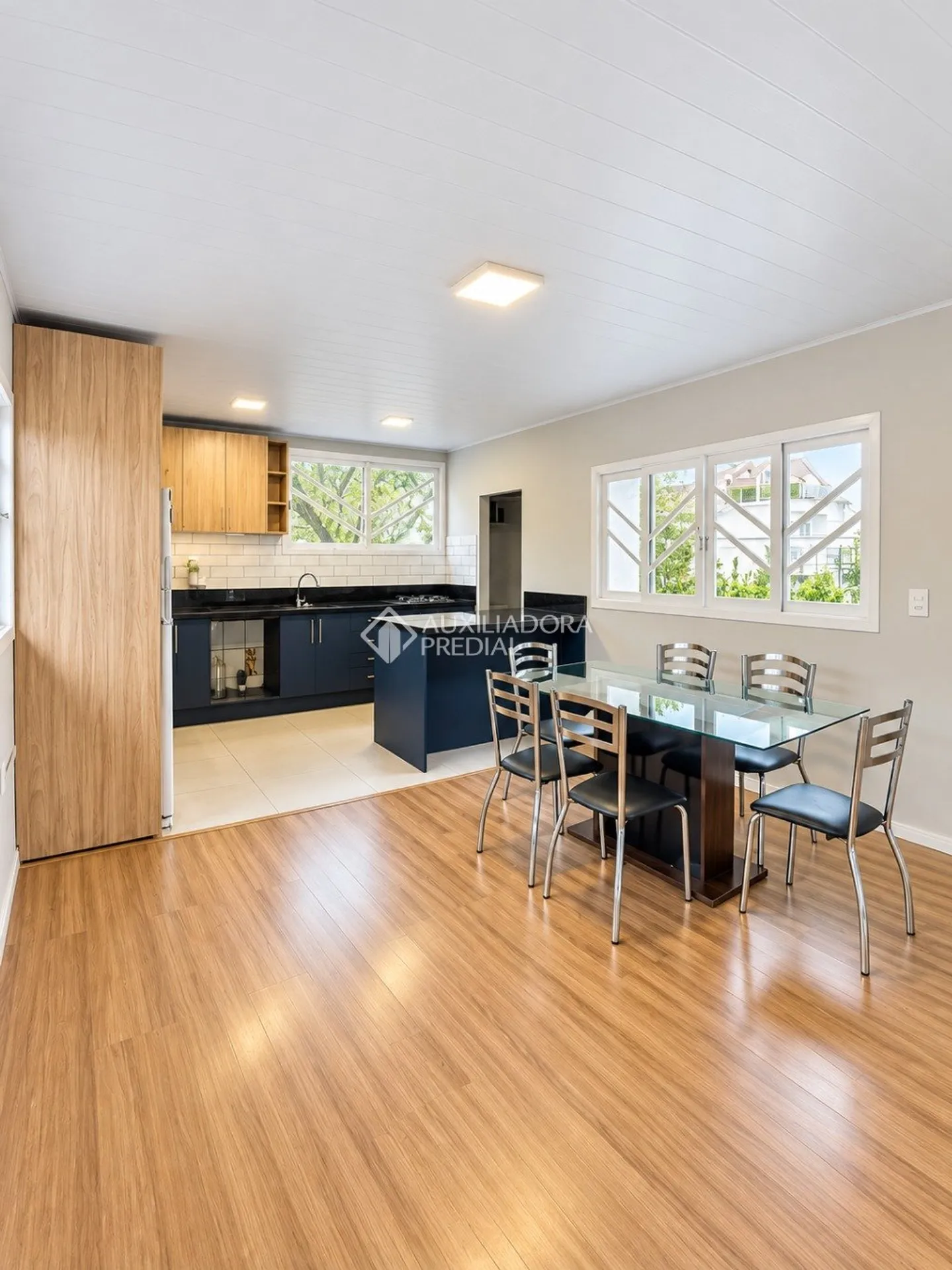 Furnished house, 100 m², with wood or laminate floors — photo 11