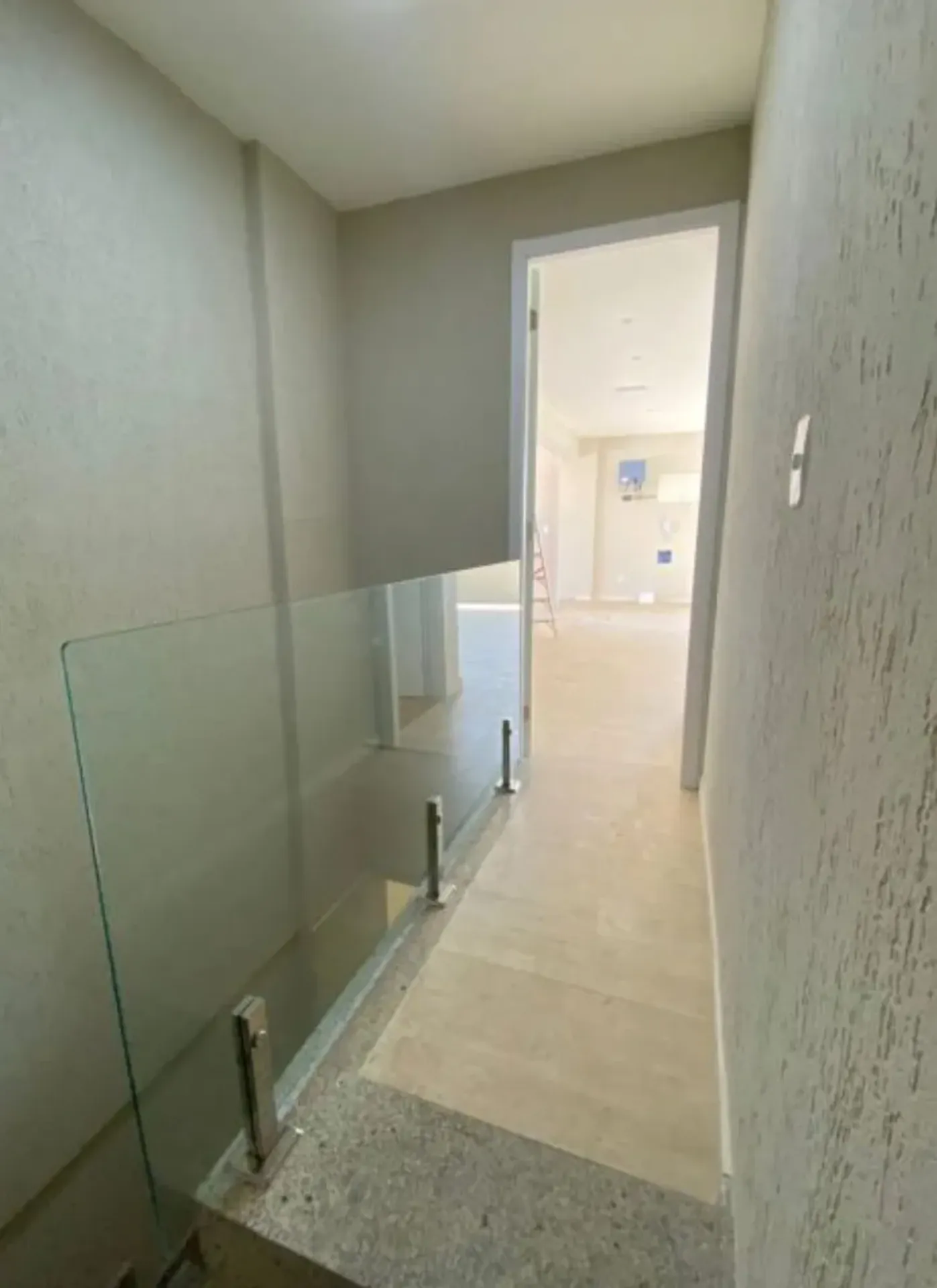 Duplex com 4 quartos, cozinha aberta a gás e 340 m² — photo 31