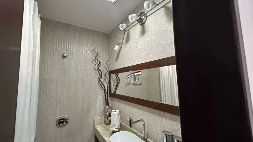 House with 4 bedrooms and a fully set-up laundry — photo 16