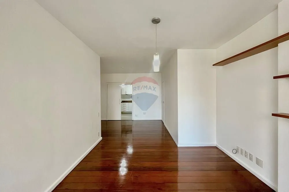 3-bedroom apartment with a mountain view in Rio de Janeiro — photo 35
