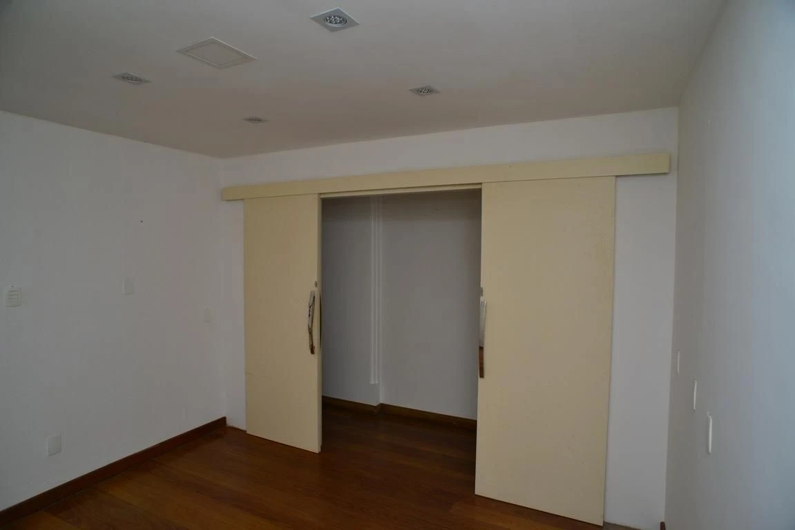 Rentable apartment with 4 bedrooms and a balcony — photo 6