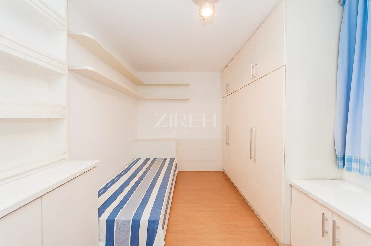3 en-suite bedrooms in a 174 m² apartment with 2 spots — photo 19