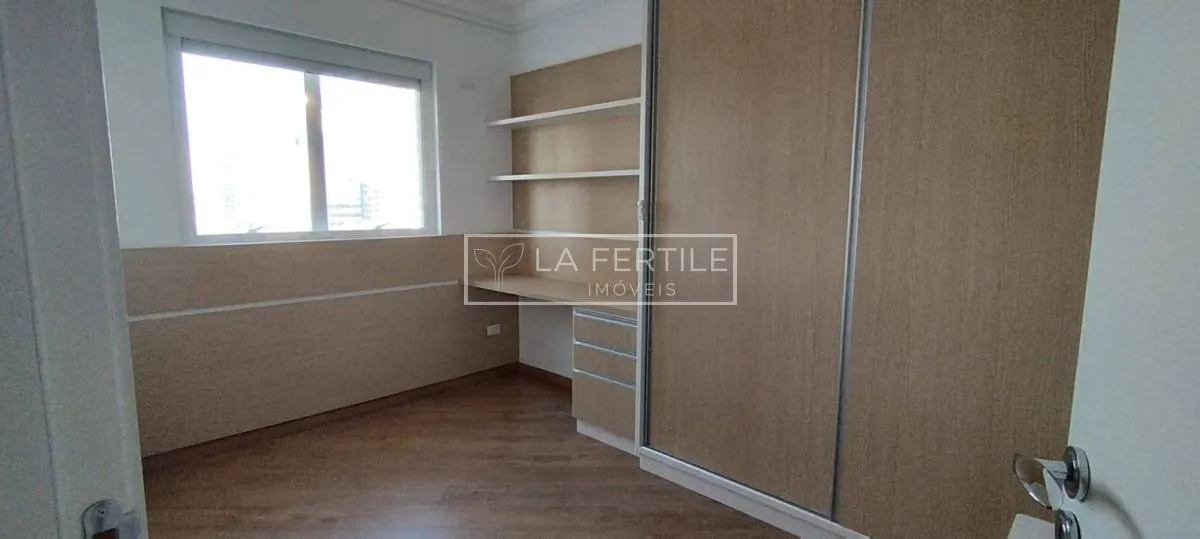 Apartment with 4 bedrooms and 5 bathrooms over 189 m² — photo 9