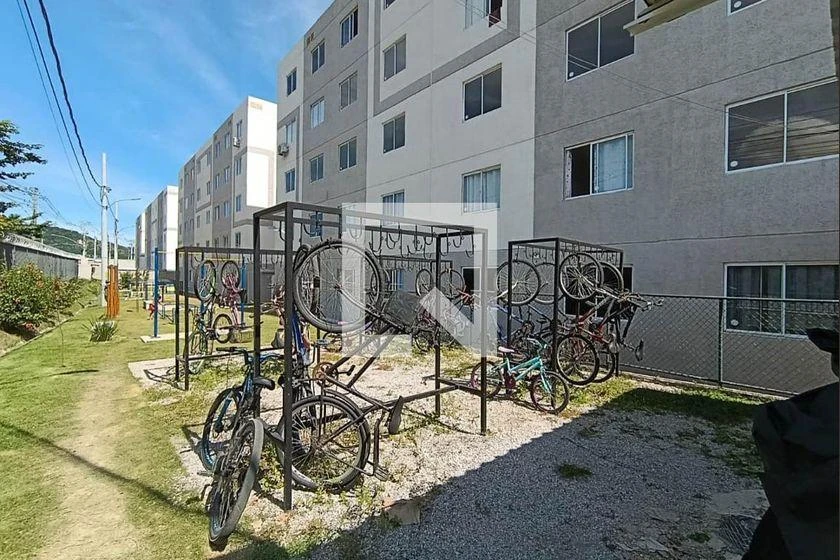 Apartamento de 2 quartos em condomínio com piscina — photo 11
