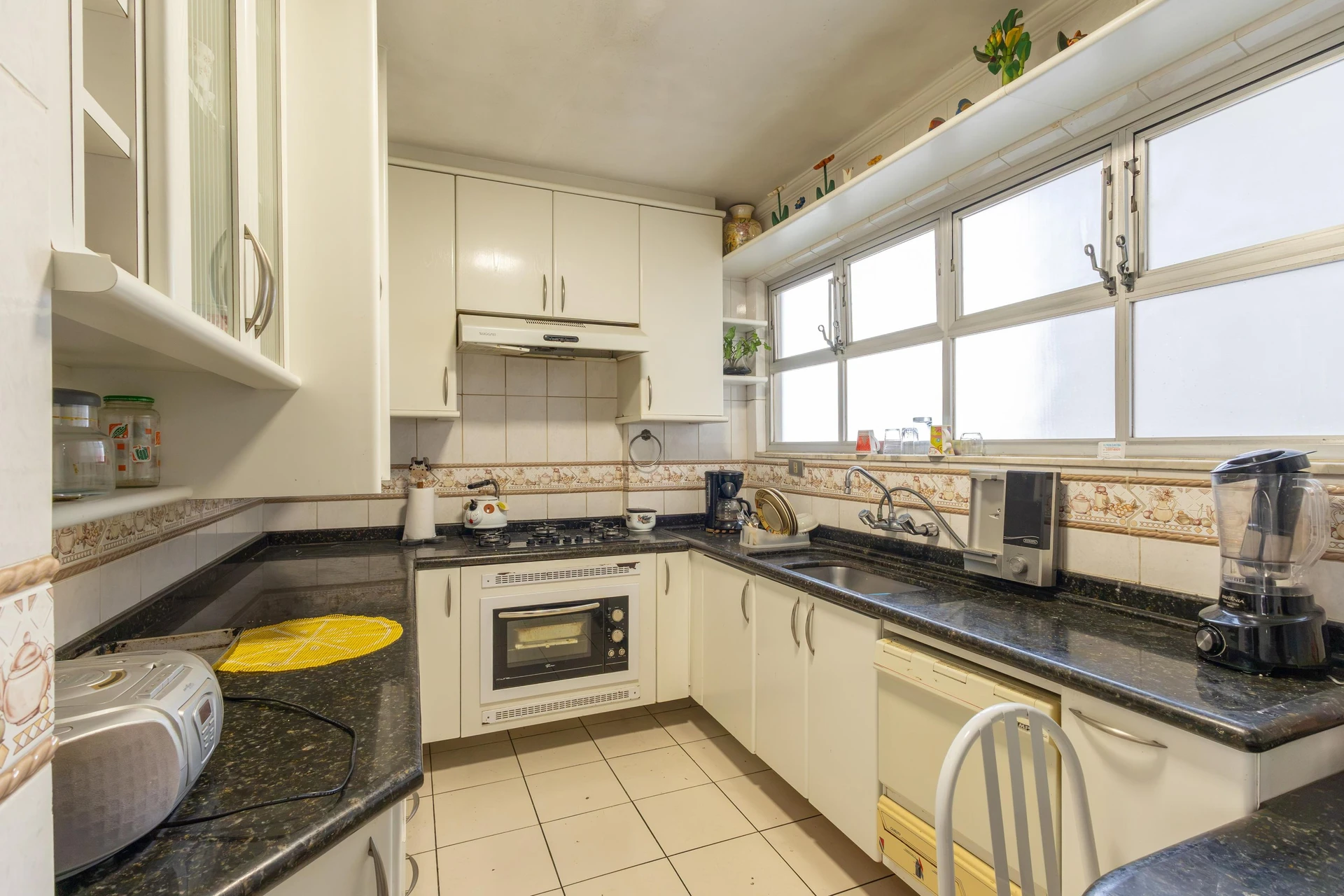 2-bedroom apartment with a dishwasher in Curitiba — photo 2