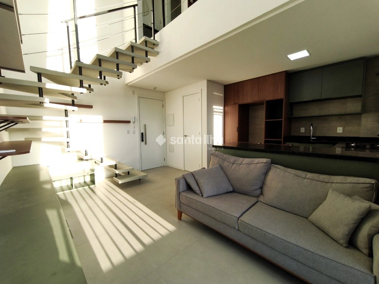 Furnished apartment, 39 m², with floor-to-ceiling windows — photo 8