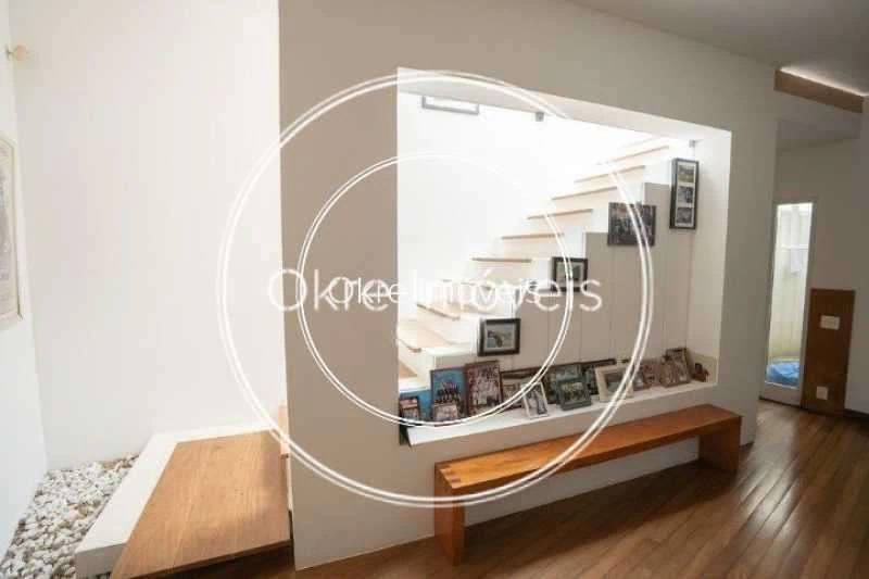 Furnished 644 m² house with 4 bedrooms and 7 bathrooms — photo 24