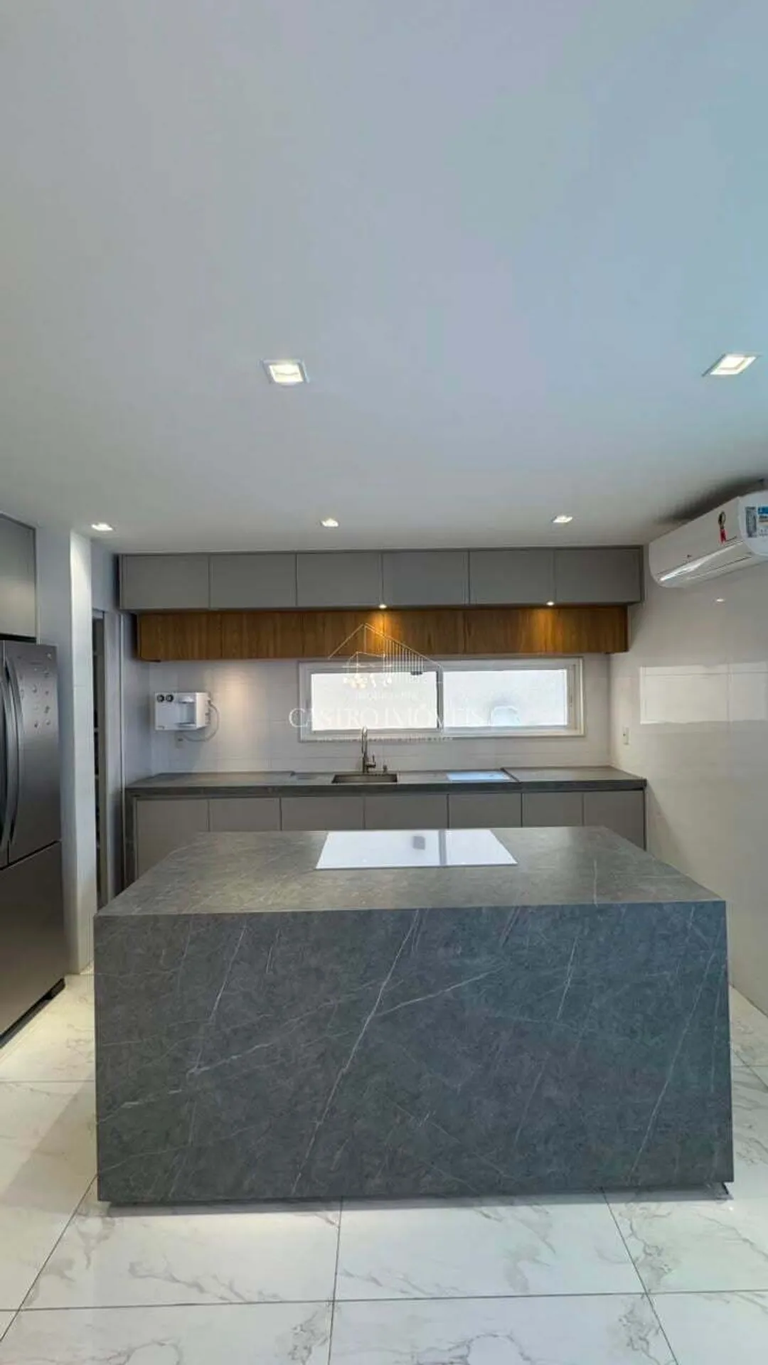 540 m² triplex house with 4 en-suite bedrooms — photo 11