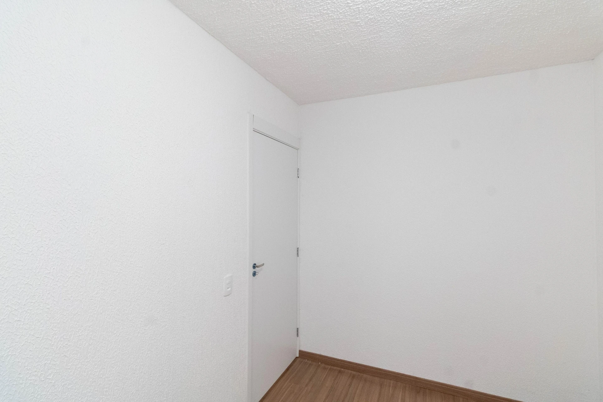 2-bedroom apartment in a building with a gym — photo 26