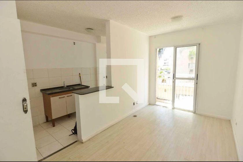 Apartamento de 2 quartos em condomínio com piscina — photo 2