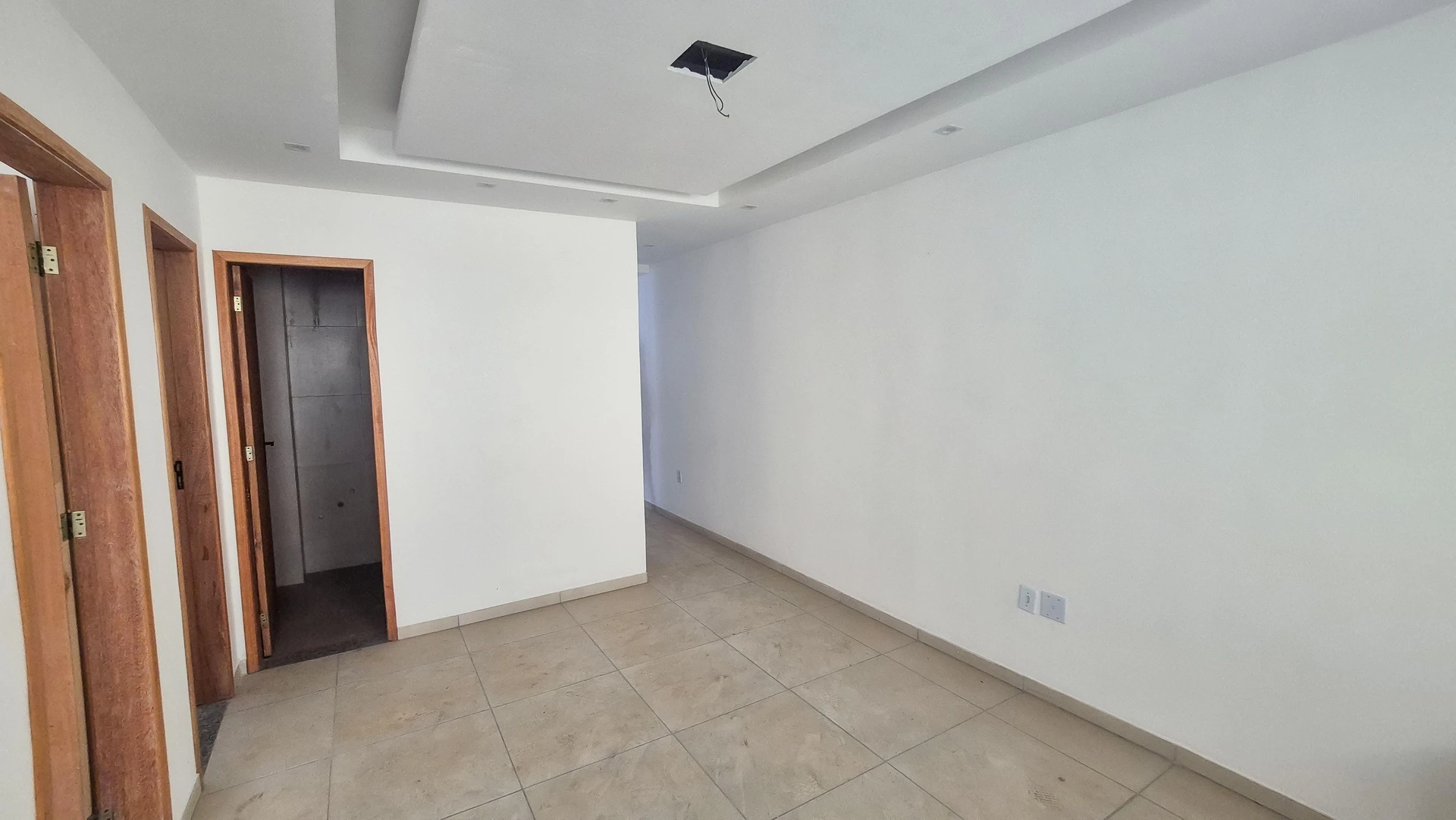 2-bedroom unfurnished apartment with closed kitchen — photo 47