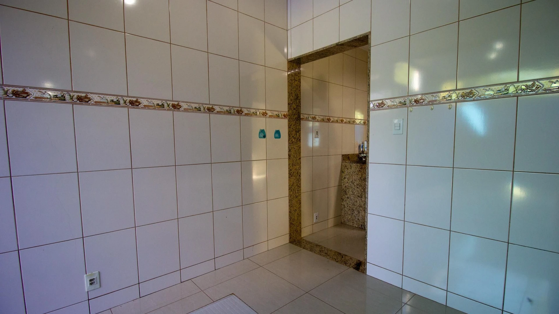 Будинок з 2 спальнями, окрема кухня та 2 паркомісця — photo 32