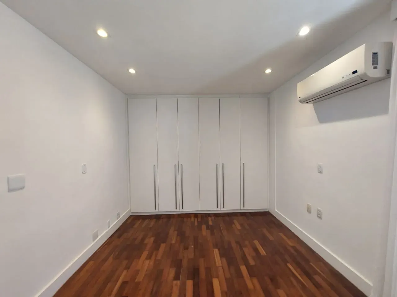 Apartamento com 4 quartos e 5 banheiros, com ar-condicionado — photo 19