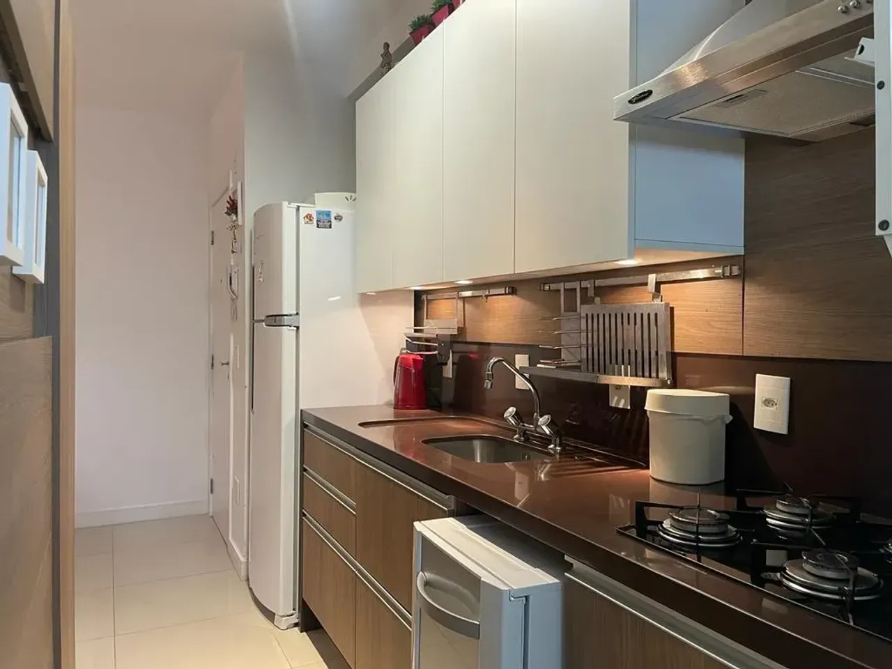 Furnished 2-bedroom apartment with open-air pool