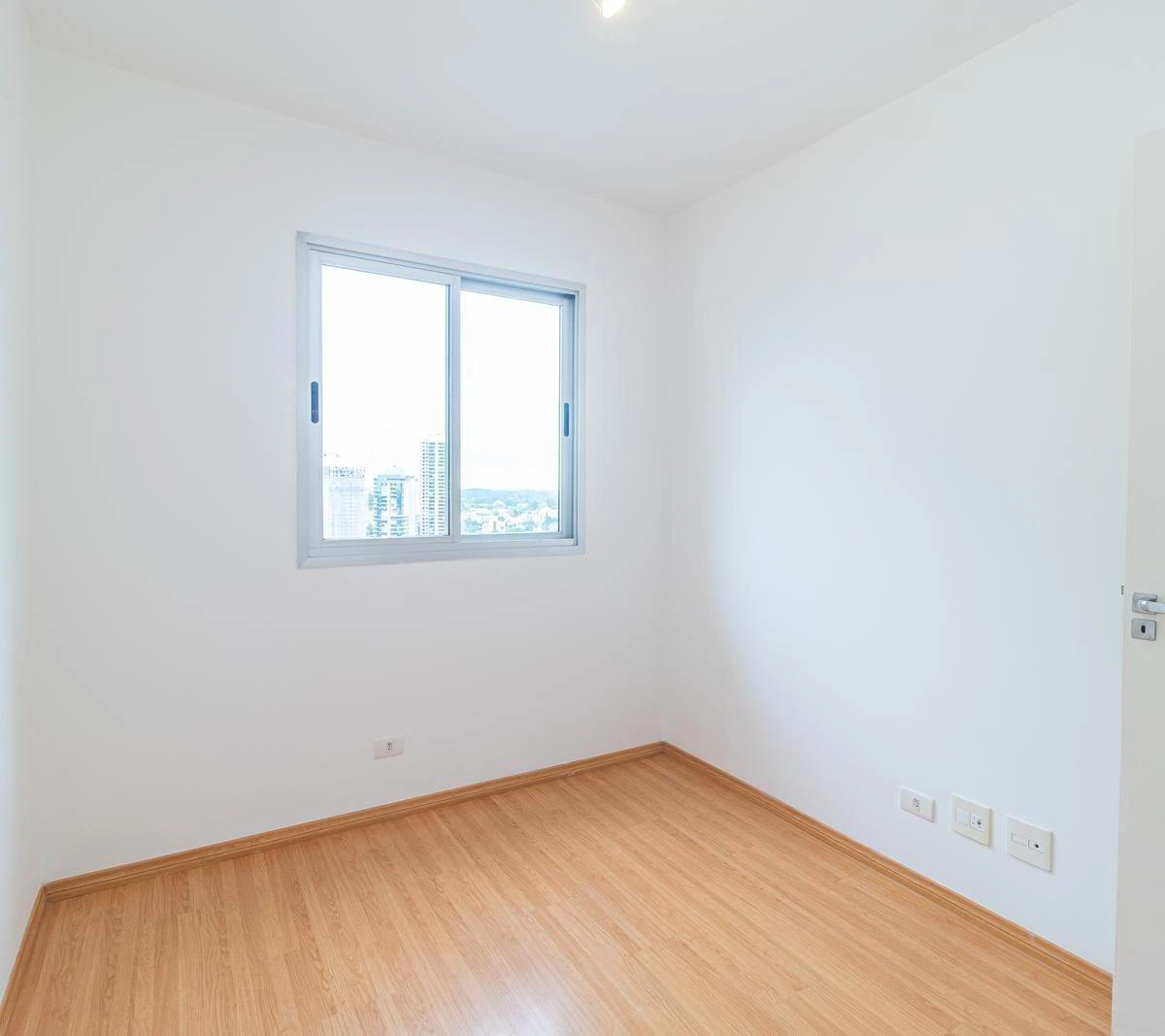 2-bedroom apartment with a washing machine in Curitiba — photo 6