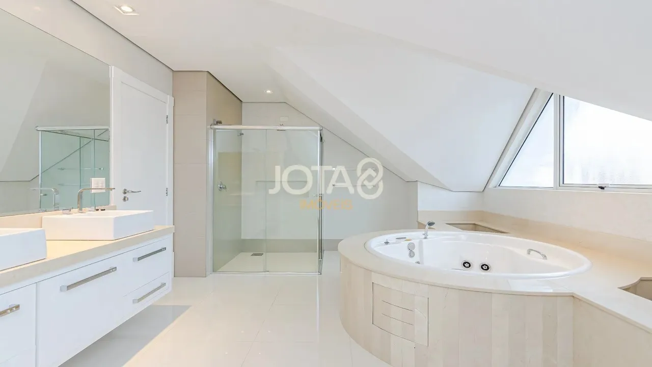 Condominium house with 4 en-suite bedrooms, 492 m² — photo 15