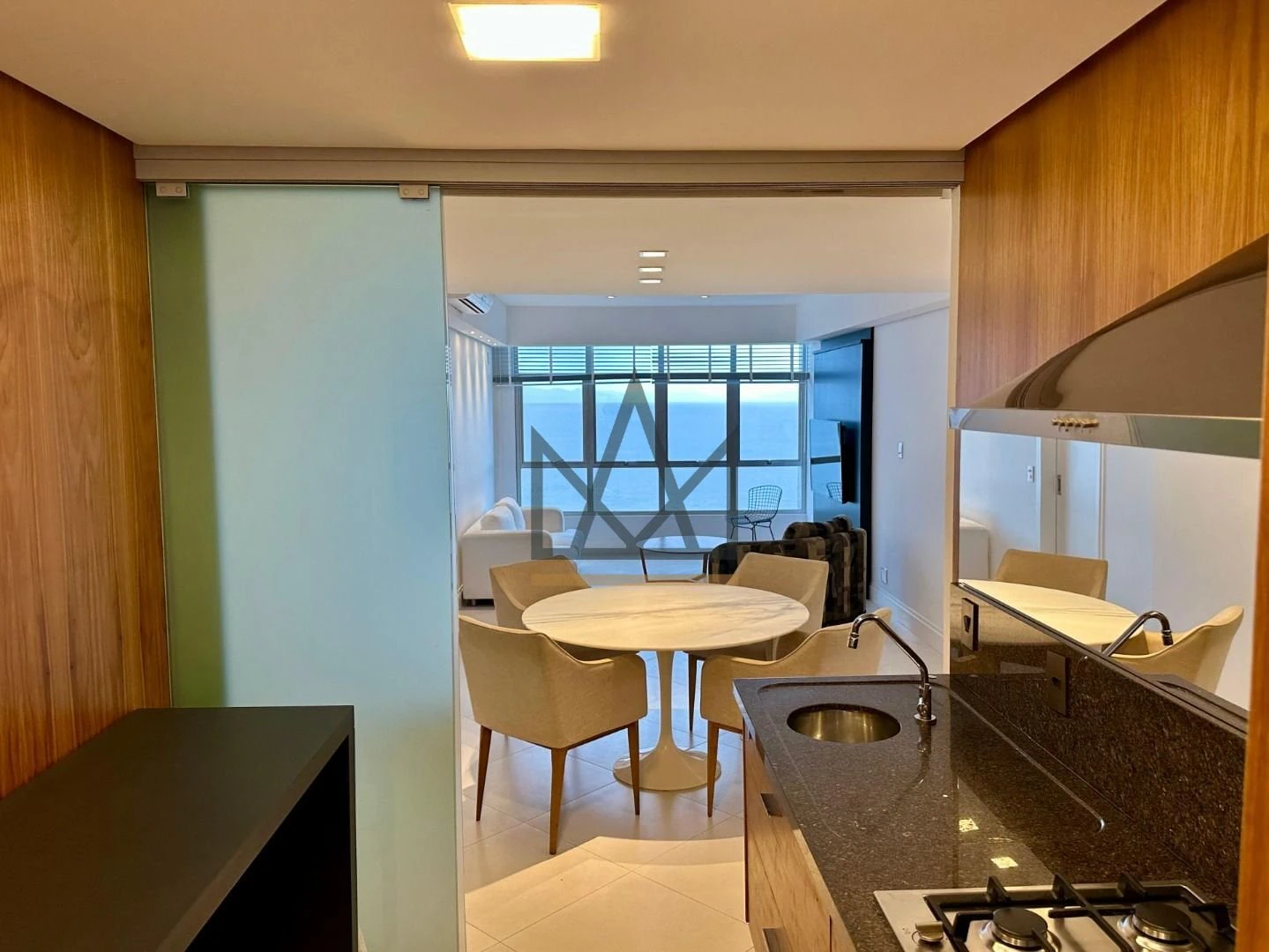 138 m² apartment with 3 bedrooms and an open-plan gas kitchen — photo 3