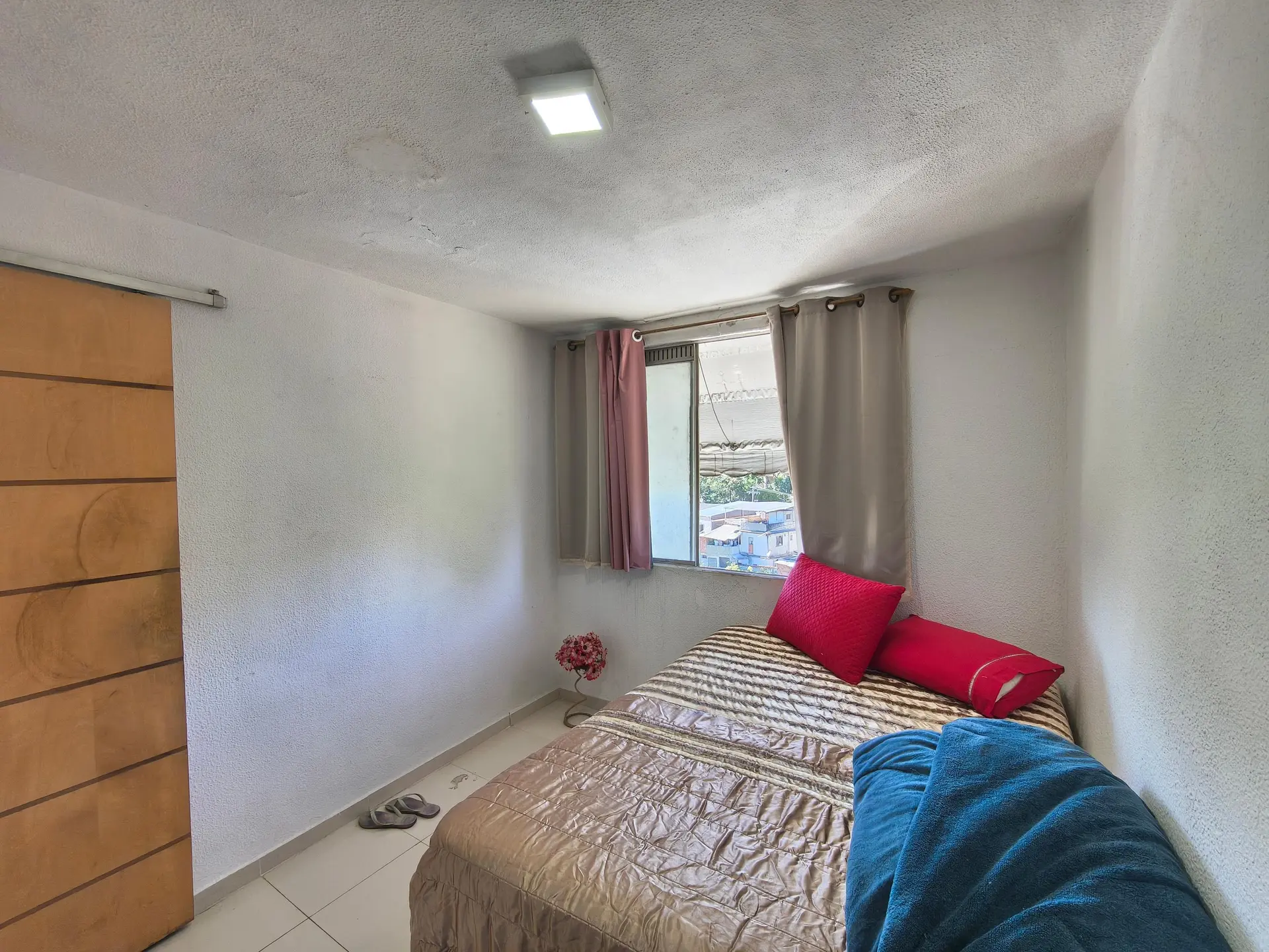Furnished 2-bedroom apartment with 1 bathroom — photo 21