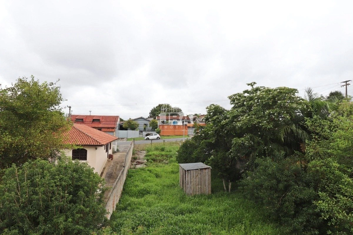3-bedroom house with a bathtub in Curitiba — photo 19
