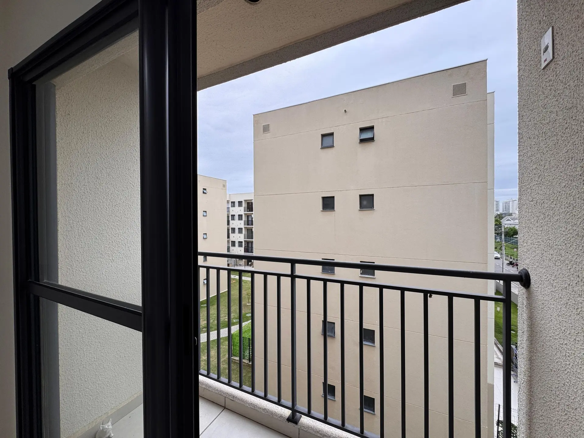 Apartamento sem mobília com 2 quartos e varanda — photo 6