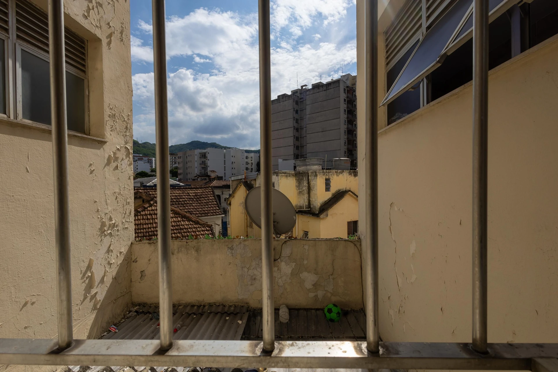 77 m² apartment with a home office and a mountain view — photo 33