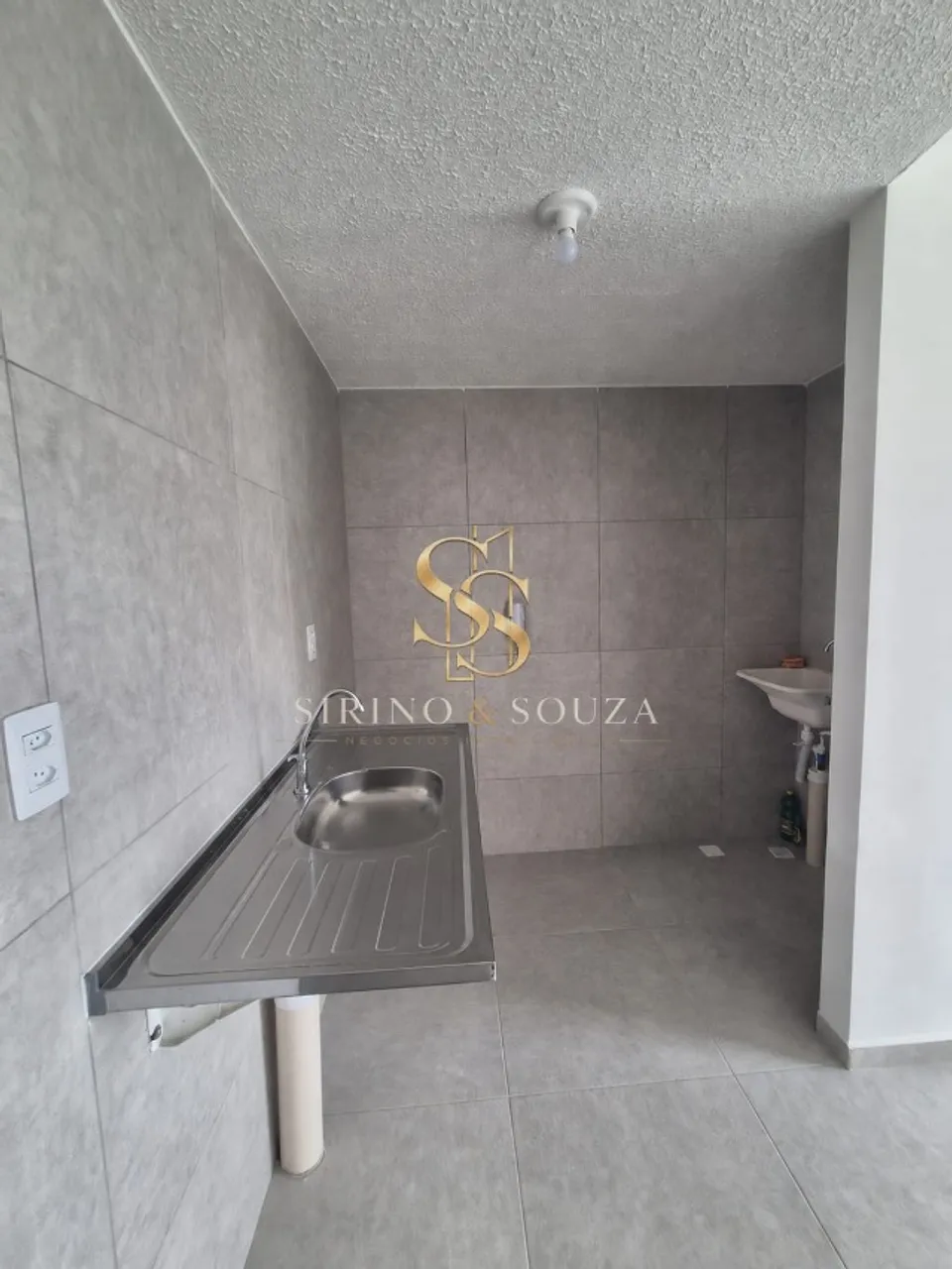 Unfurnished apartment with 2 bedrooms and 2 bathrooms — photo 11