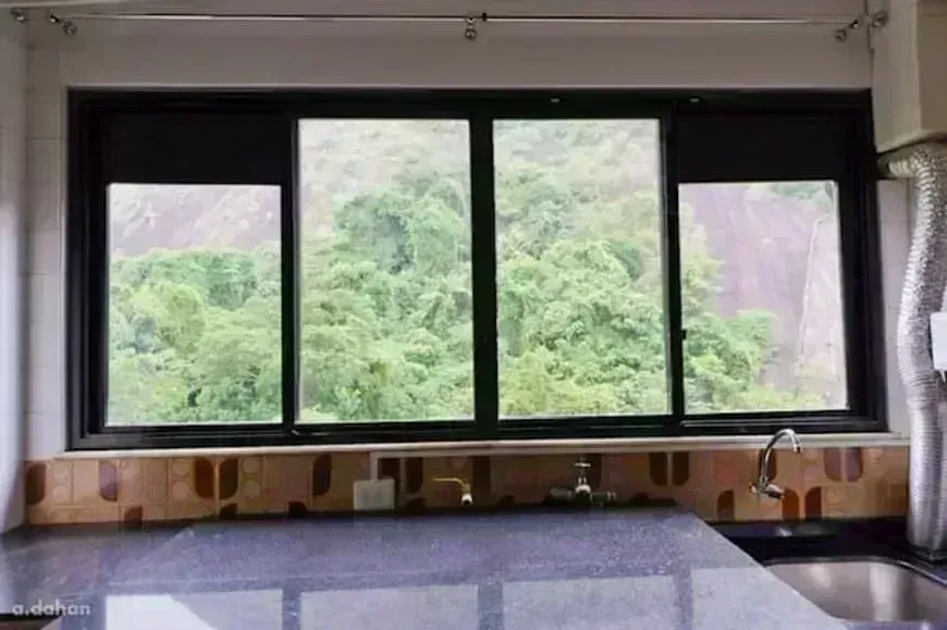 Apartment with 4 bedrooms, 5 bathrooms and 380 m² plus balcony — photo 23