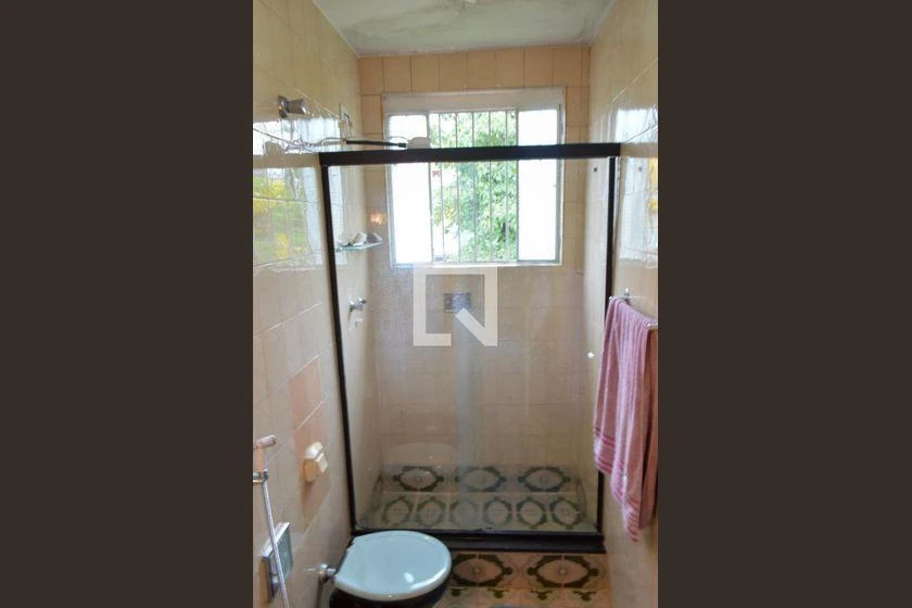 House with 5 bedrooms, balcony and 650 m² — photo 22