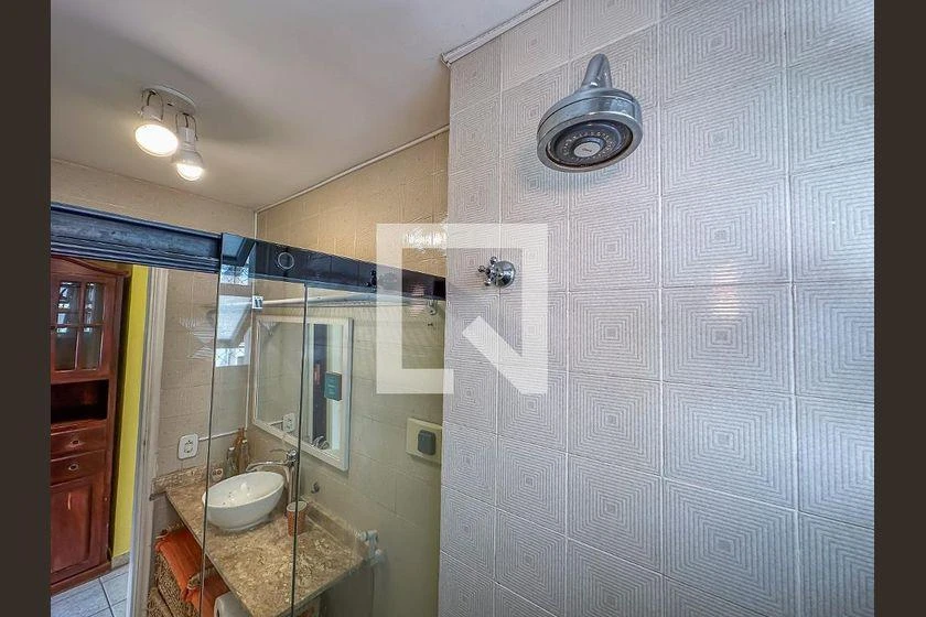 1-bedroom apartment with 2 bathrooms and a balcony — photo 44