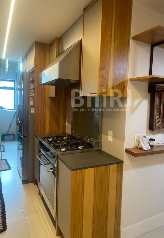 Furnished 190 m² apartment with 4 bedrooms and 4 parking — photo 71