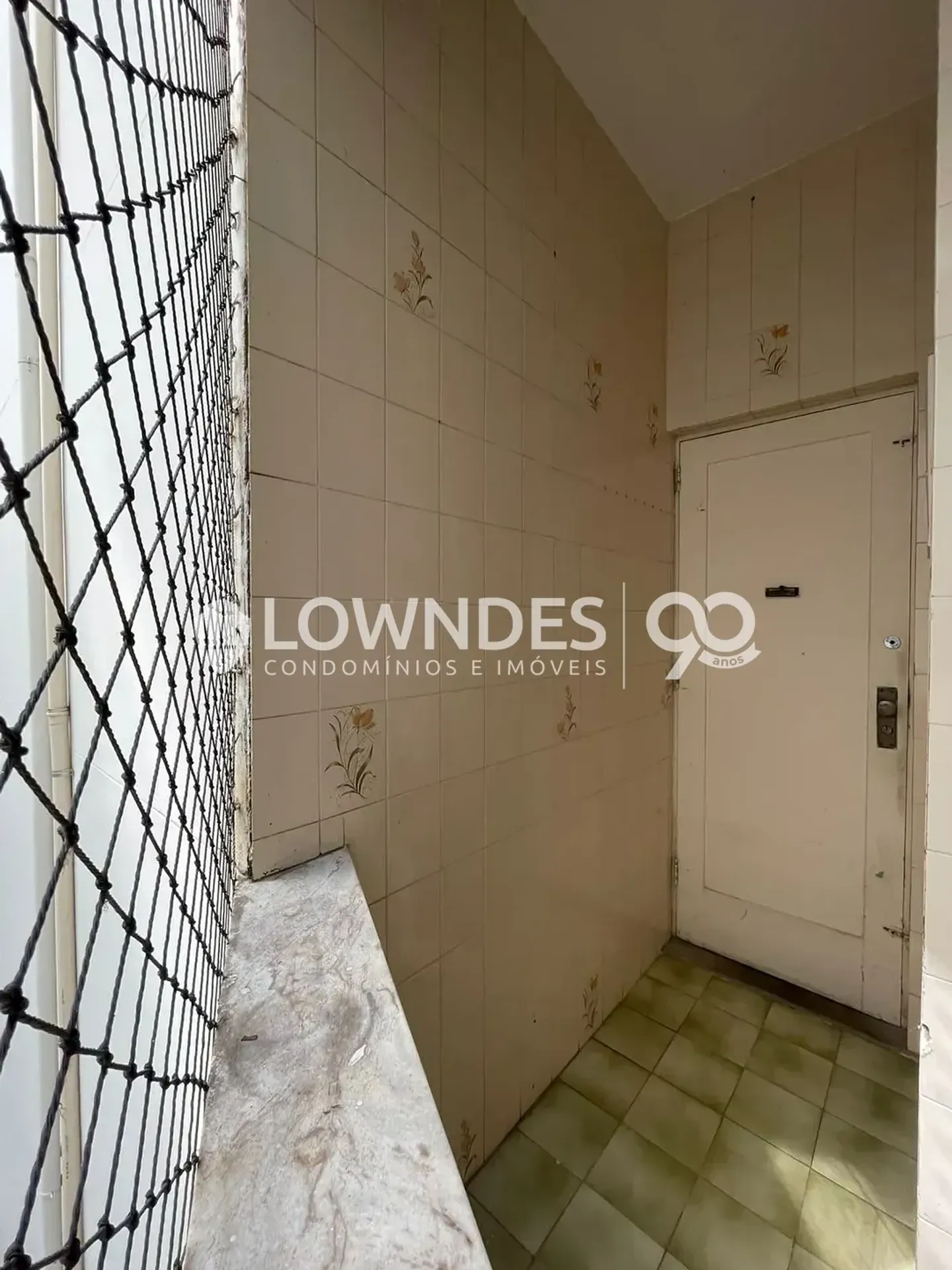 Walk-in closet in a 3-bedroom apartment, 84 m² — photo 17