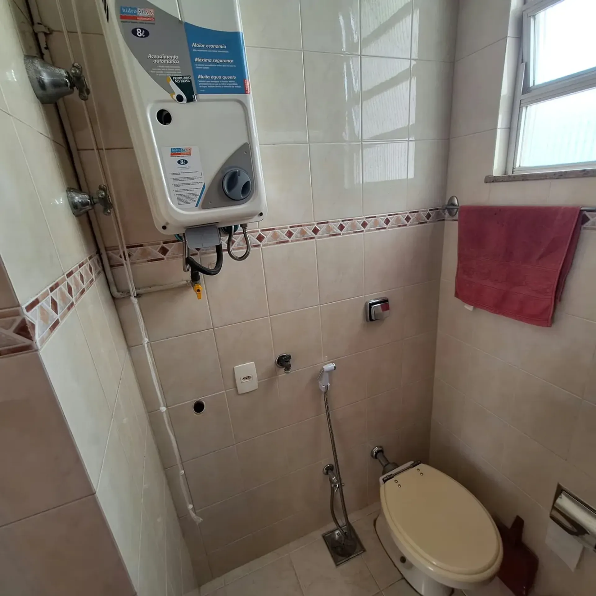 Apartment on the 6th floor with wood or laminate floors — photo 4