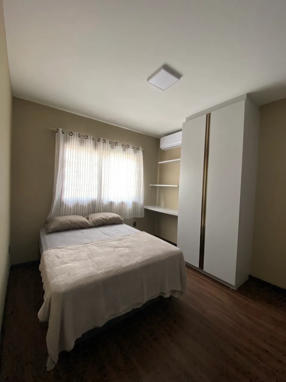 Furnished 1-bedroom apartment with a ready desk and parking — photo 17