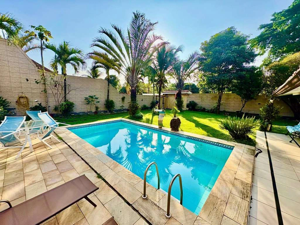 Furnished 4 en-suite bedrooms with 9 bathrooms — photo 14