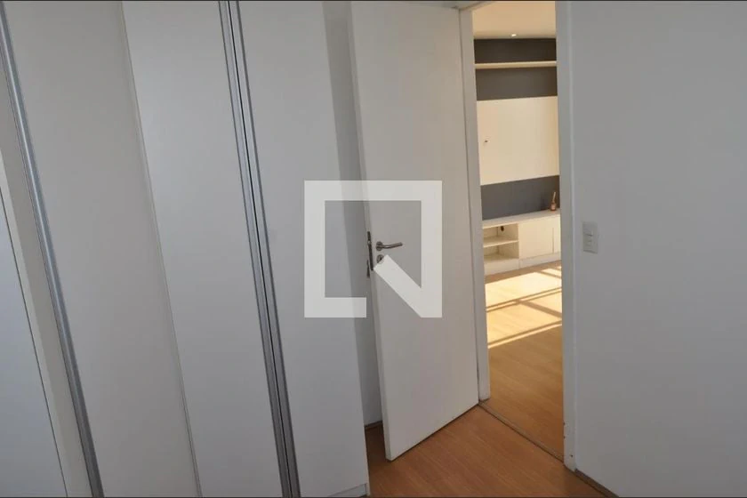 2-bedroom apartment with wood or laminate floors — photo 14
