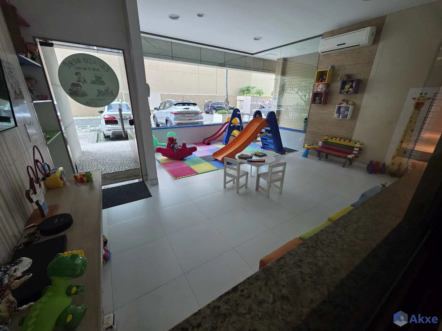 2-bedroom apartment with an enclosed glass balcony — photo 44