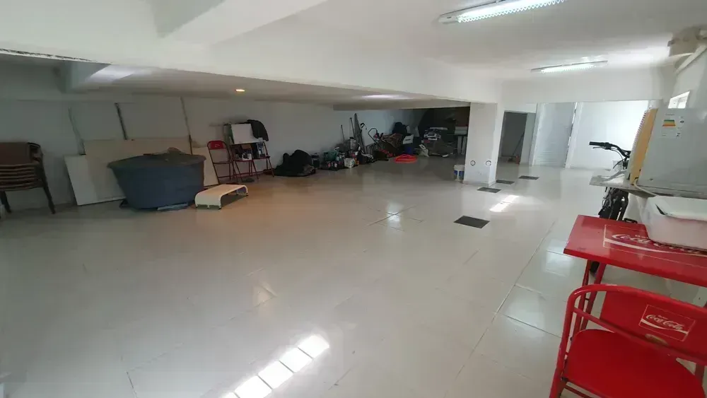 650 m² house with 6 en-suite bedrooms and 4 parking spots — photo 66