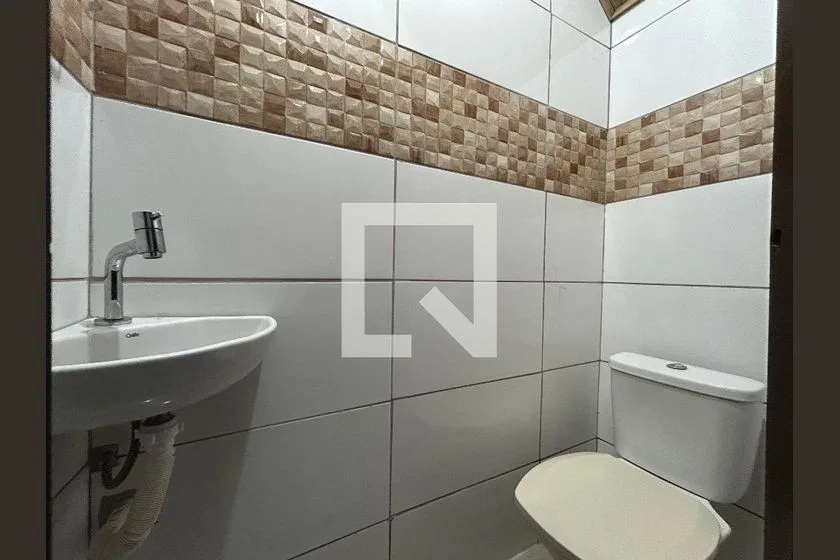 Furnished house with 2 en-suite bedrooms and private yard — photo 21