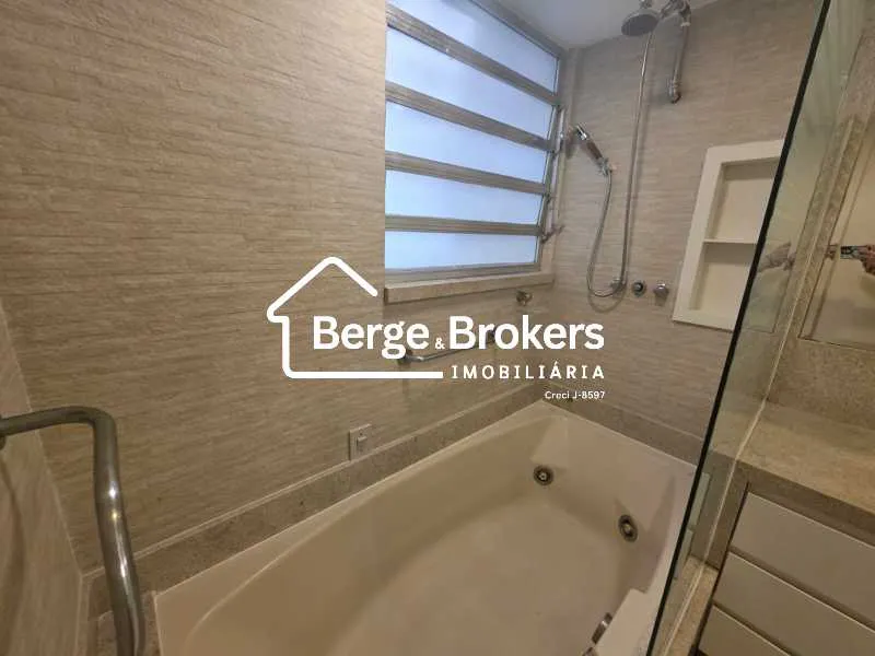 Мебльована квартира 347 м² з 4 спальнями — photo 31