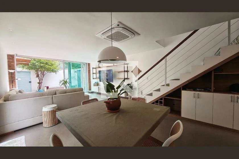 3-bedroom house with 290 m² and open-plan kitchen — photo 13