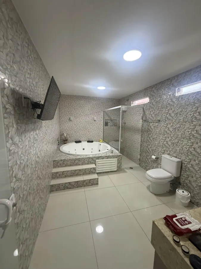 Furnished house, 300 m², with a bathtub — photo 17