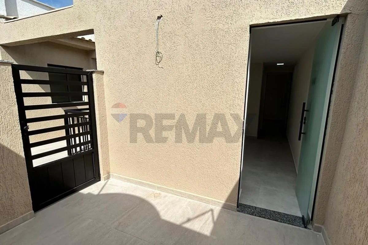 Studio de 30 m² no 2º andar com box de vidro