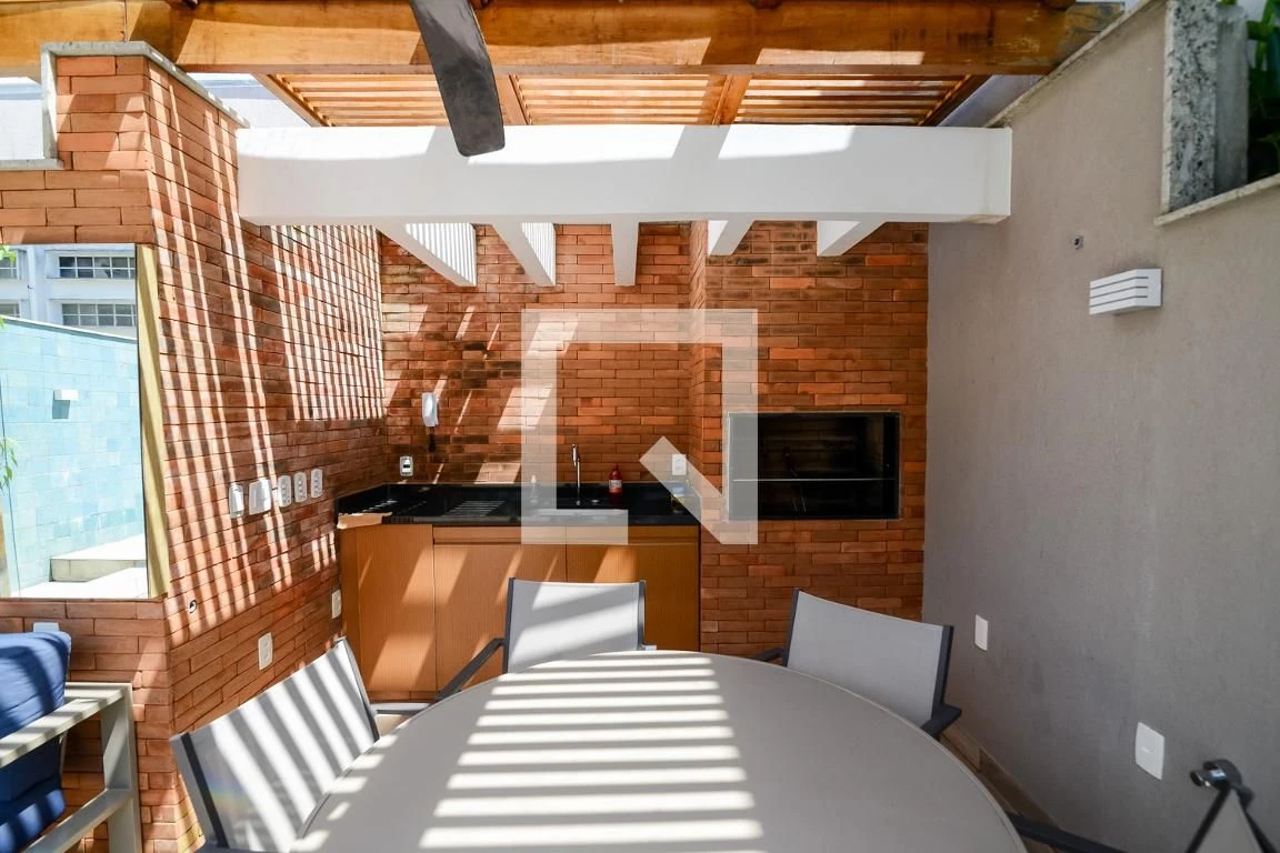 Furnished 4-bedroom apartment with 4 bathrooms — photo 22
