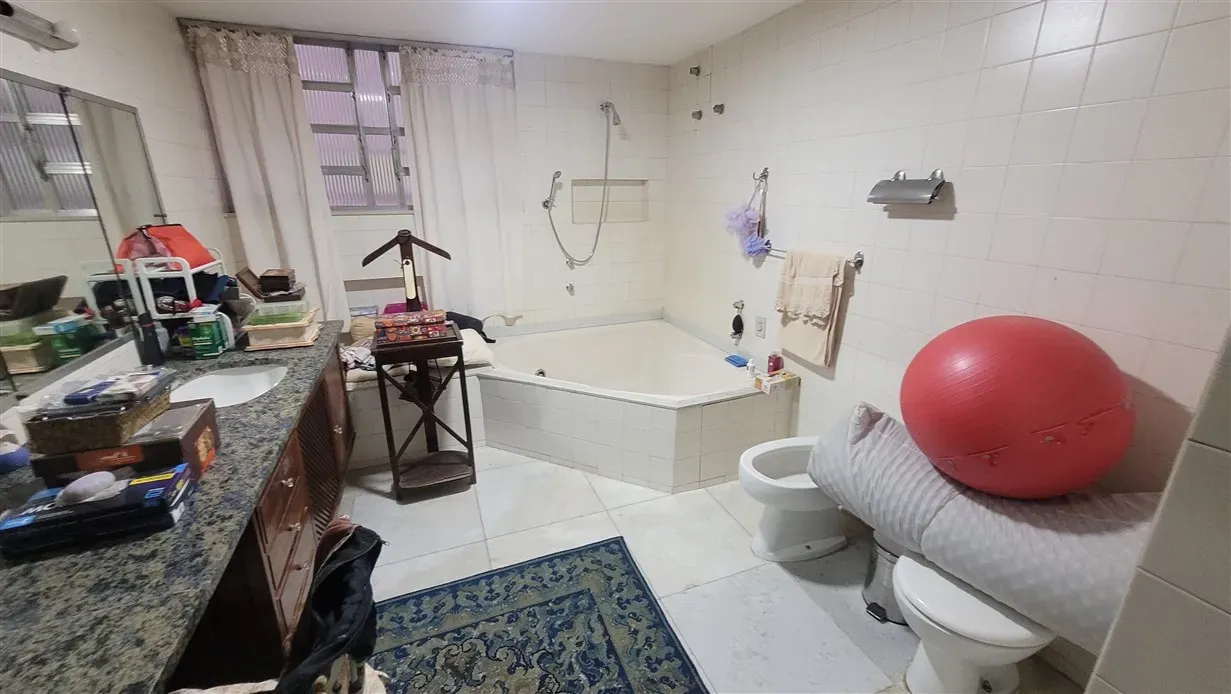 4-bedroom apartment with 280 m² and a glassed balcony — photo 27