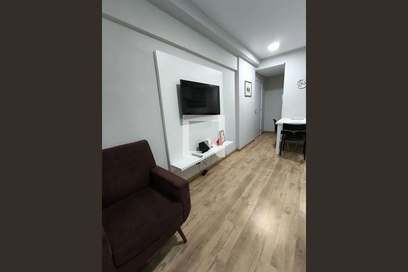 34 m² apartment with 1-bedroom suite and compact kitchenette — photo 2