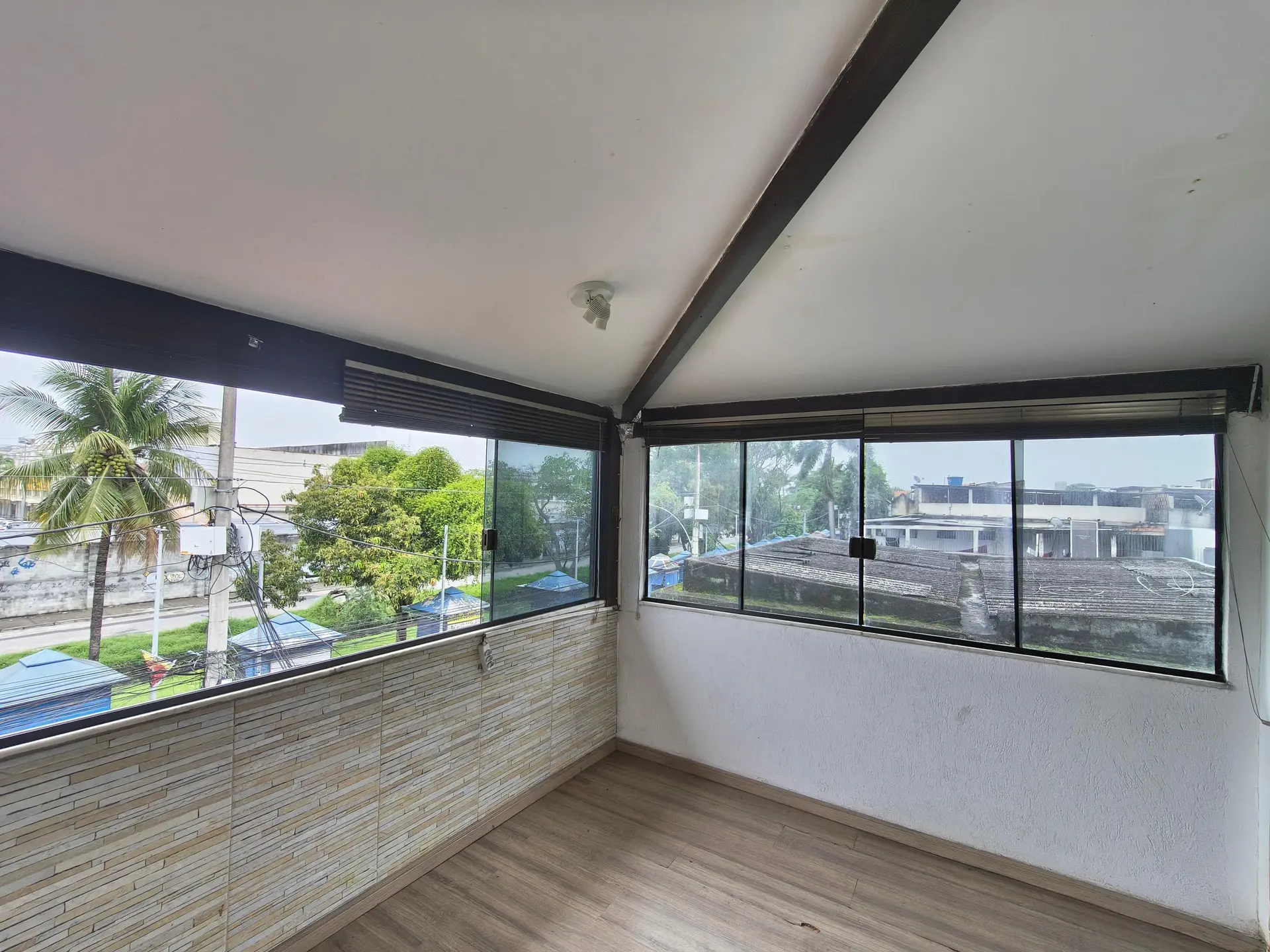 2-bedroom house with floor-to-ceiling windows — photo 50