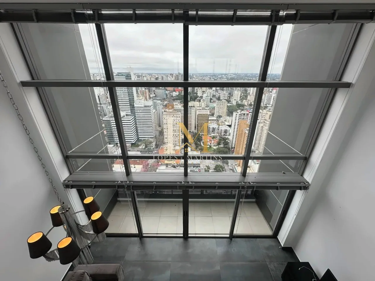One-bedroom apartment in a building with a gym — photo 17