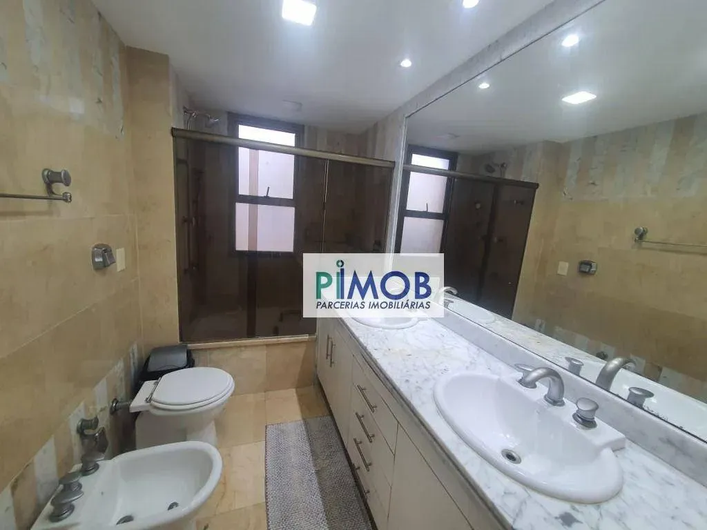 4-bedroom 260 m² apartment with 2 en-suite bathrooms — photo 71
